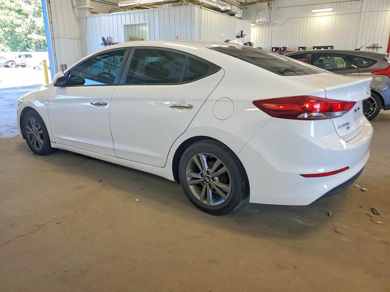 2017 Hyundai Elantra Se - Image 2