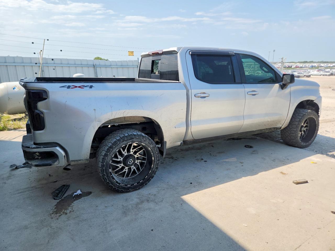 2019 Chevrolet Silverado K1500 Rst - Image 3