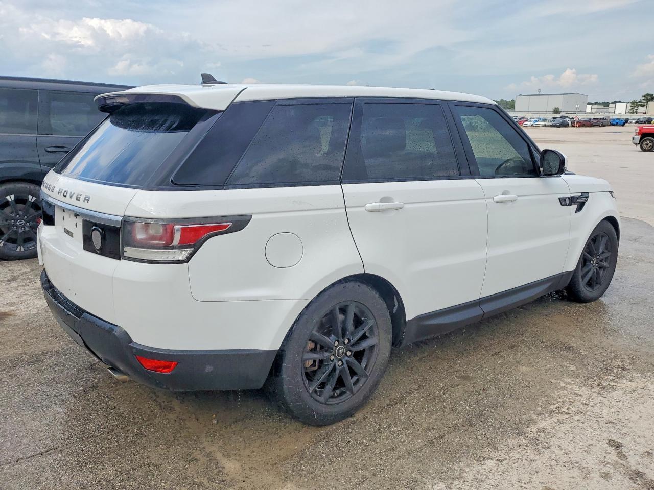 2016 Land Rover Range Rover Sport Se - Image 3