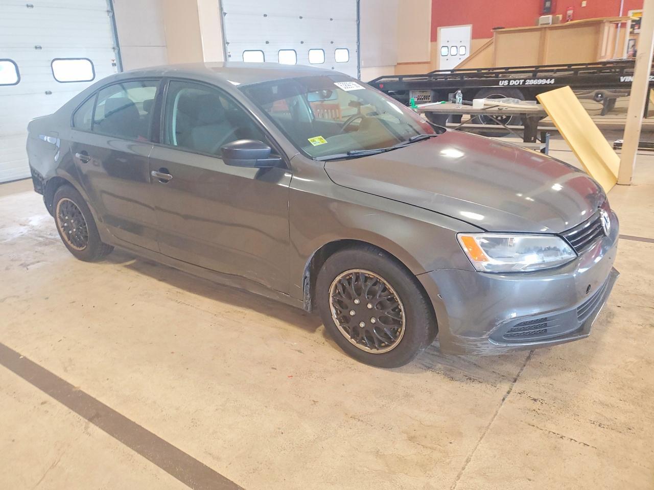2013 Volkswagen Jetta Base - Image 4
