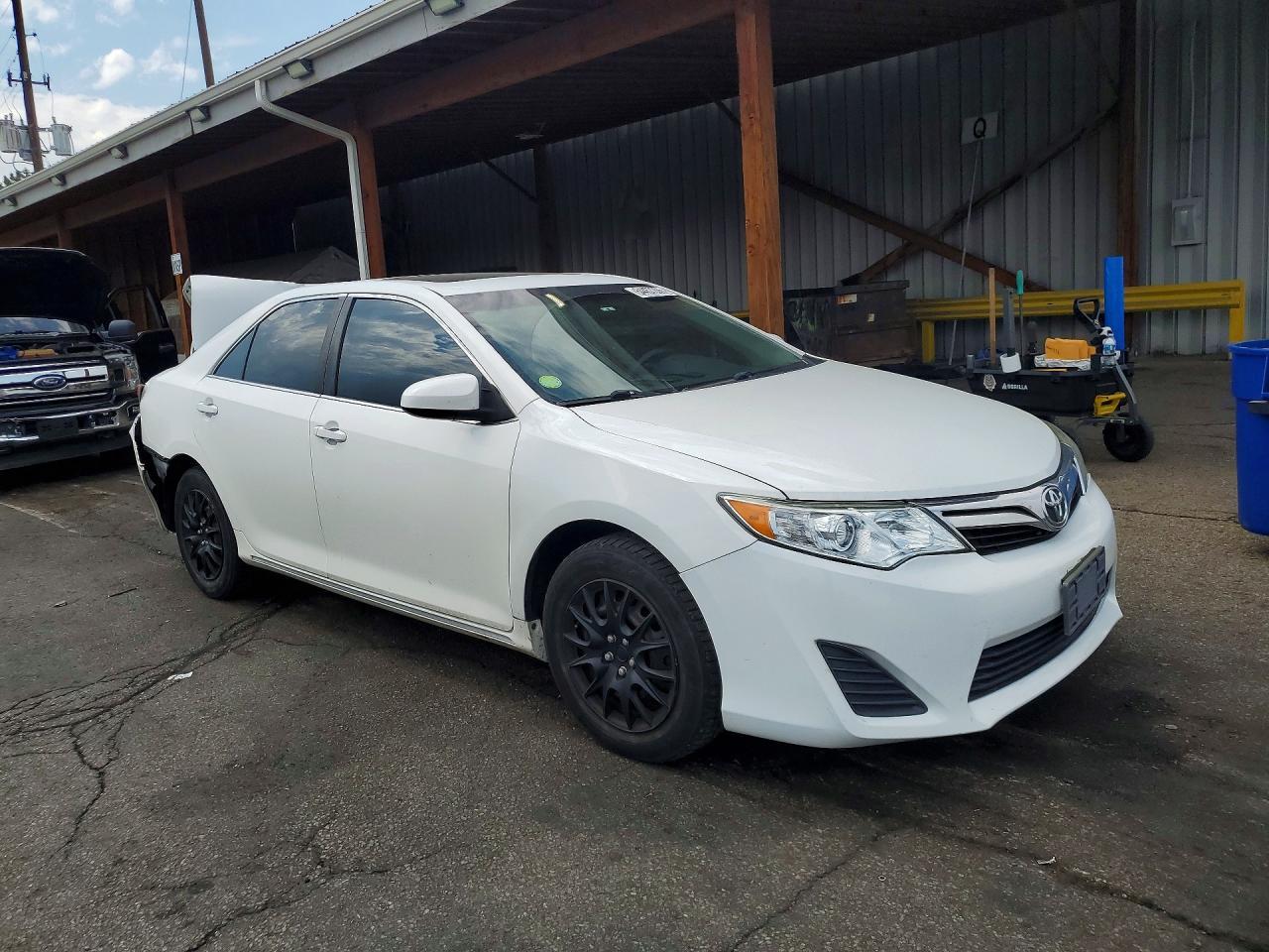 2012 Toyota Camry Le - Image 4