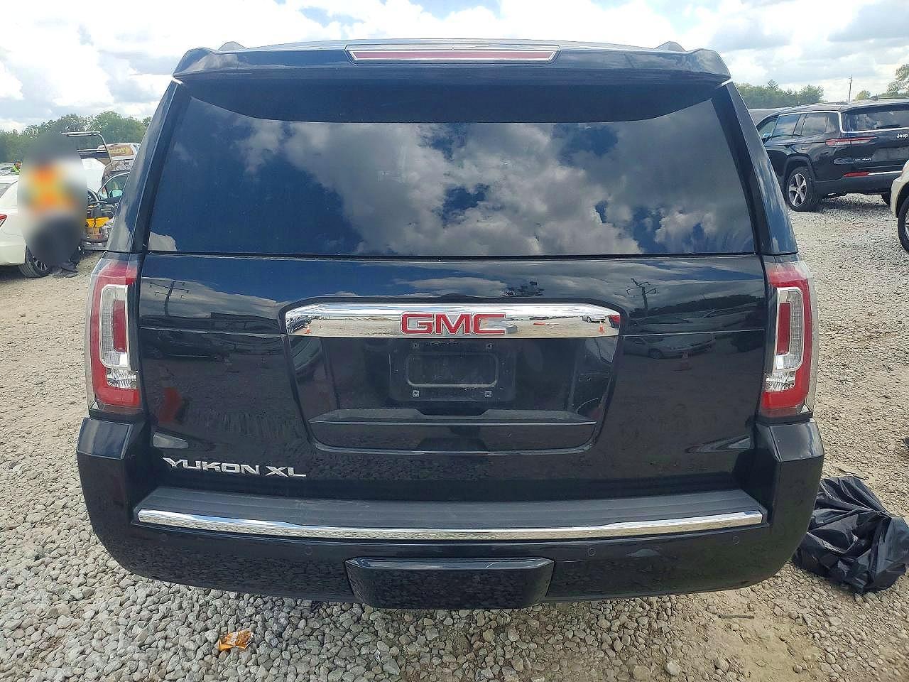 2024 GMC Yukon Xl At4 - Image 6