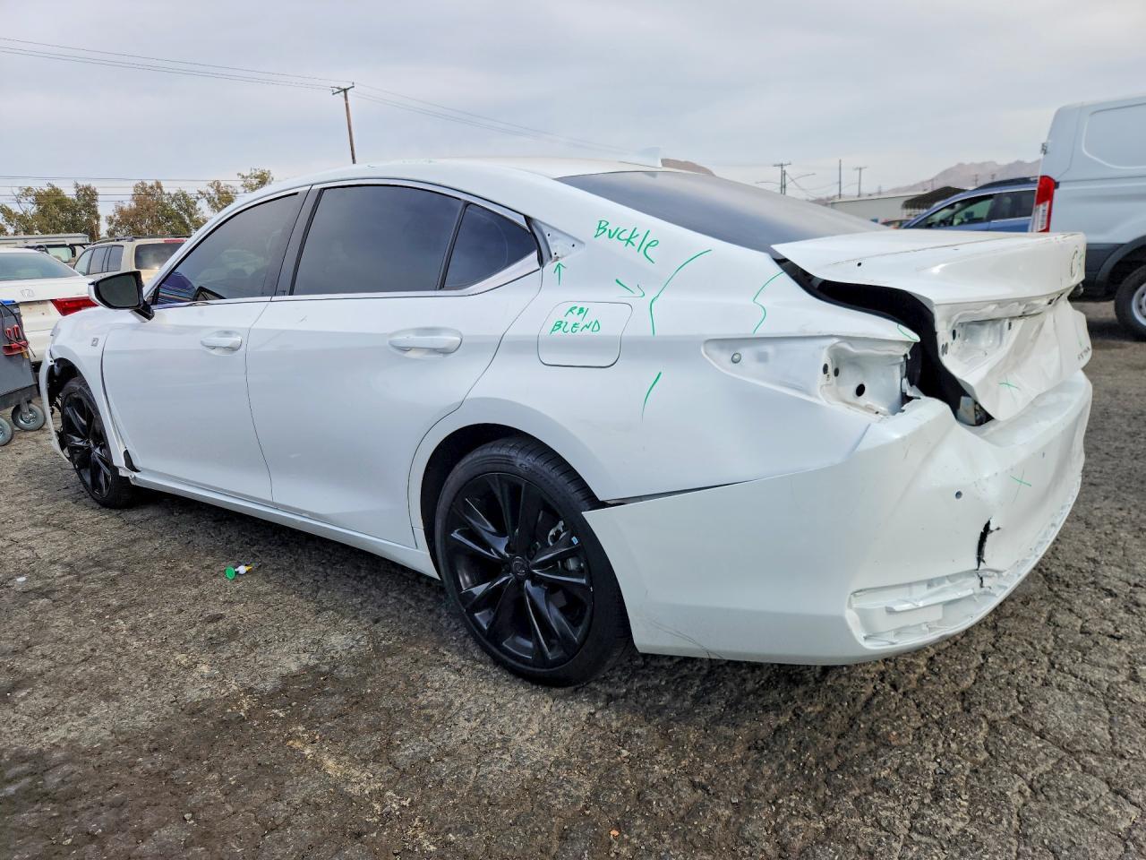 2024 Lexus Es 300H F Sport Handling - Фото 2