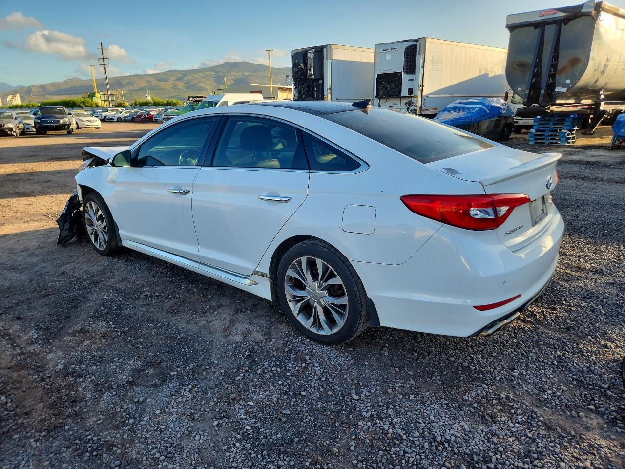 2015 Hyundai Sonata Limited 2.0T - Фото 2