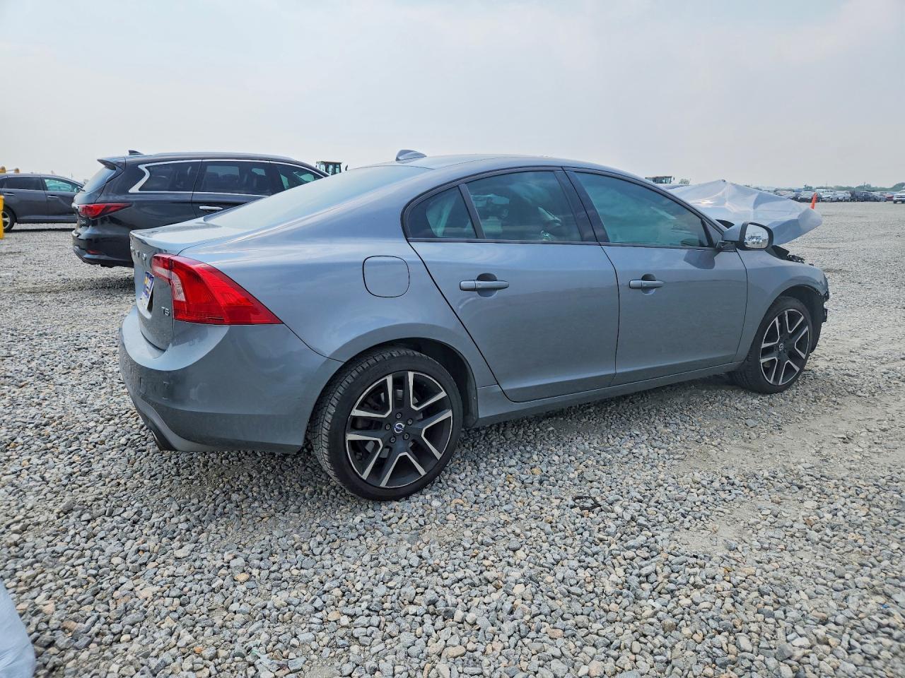 2017 Volvo S60 - Фото 3