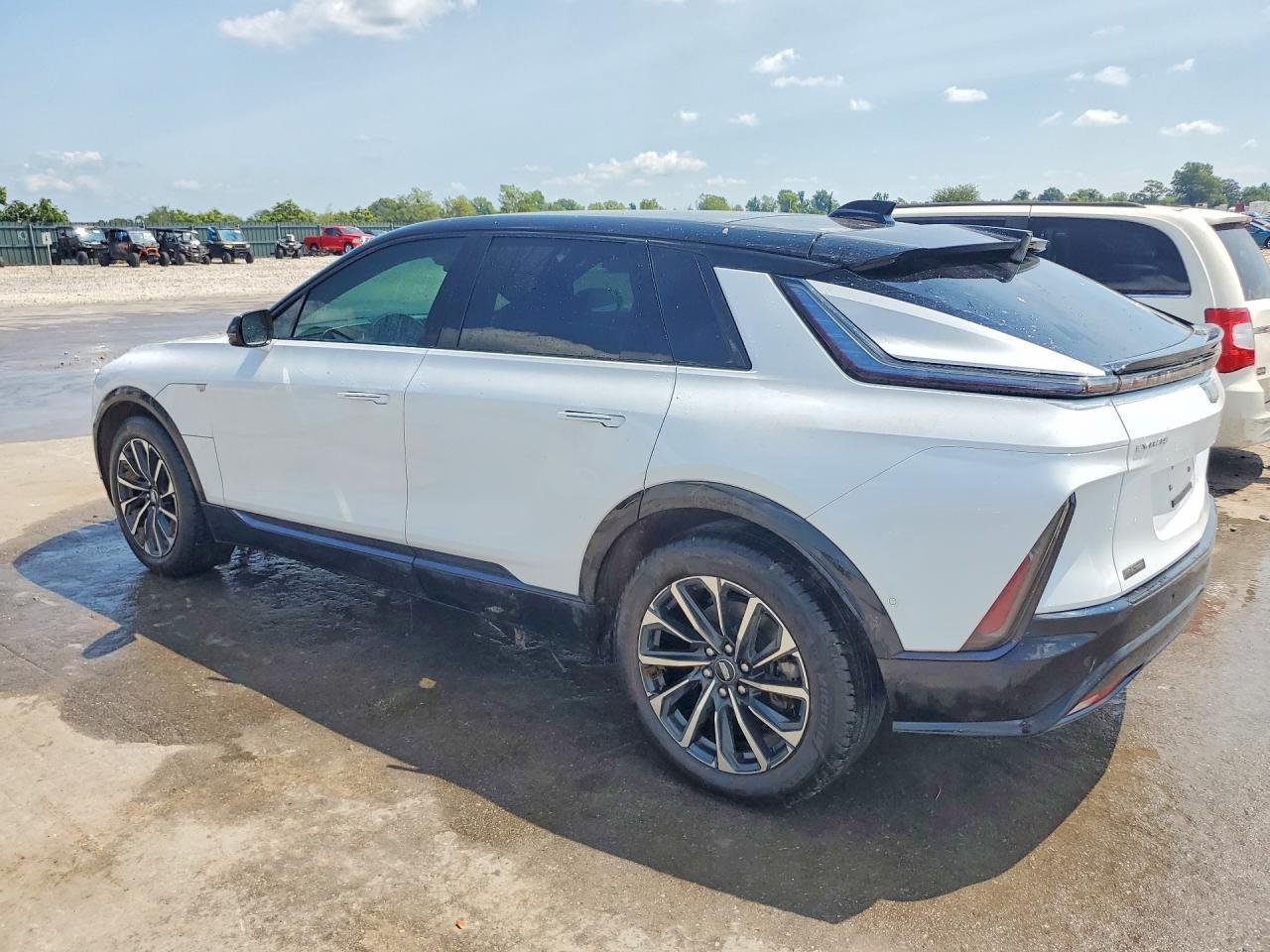 2026 Cadillac Lyriq Sport - Фото 2