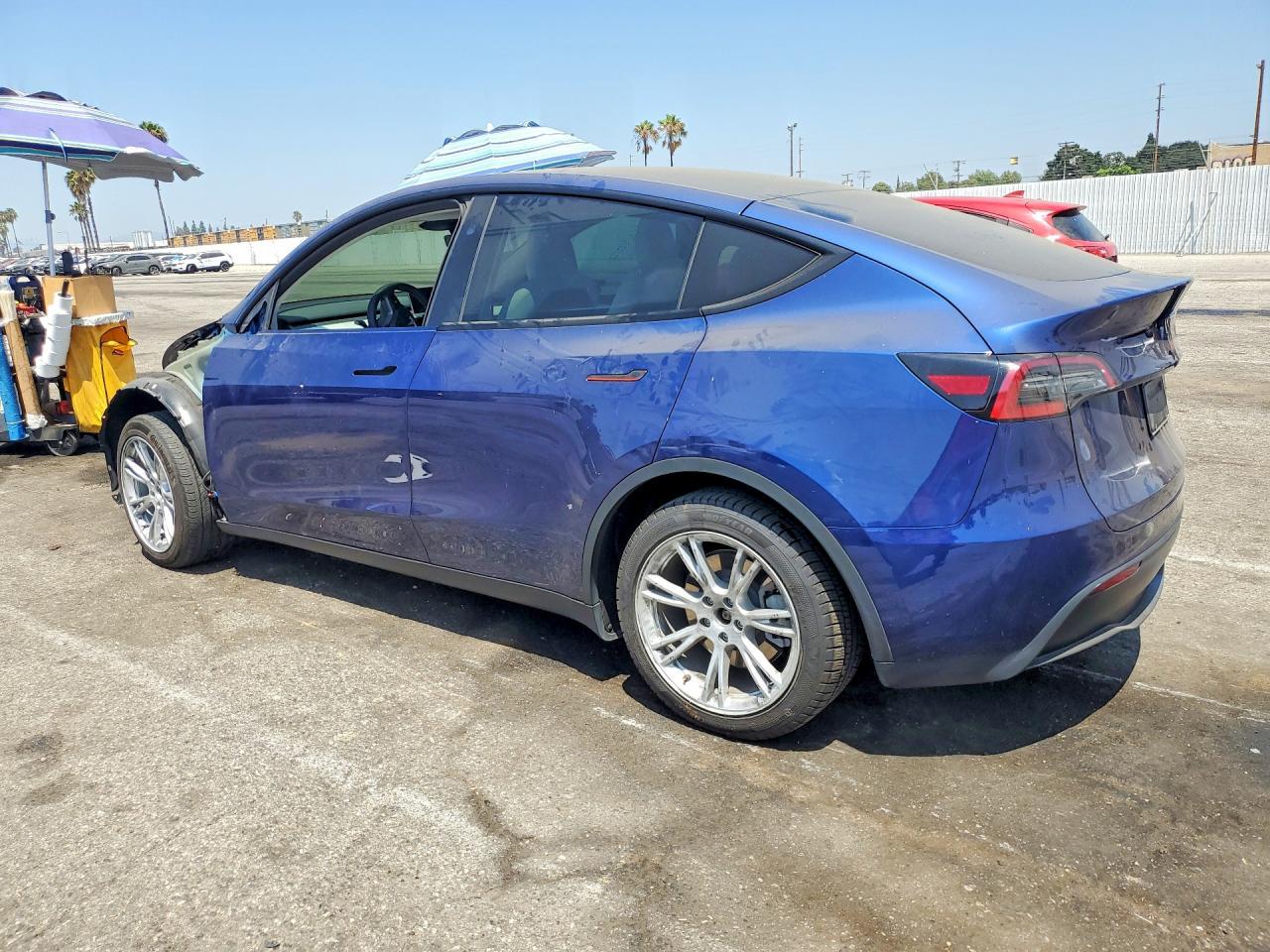 2023 Tesla Model Y - Image 2