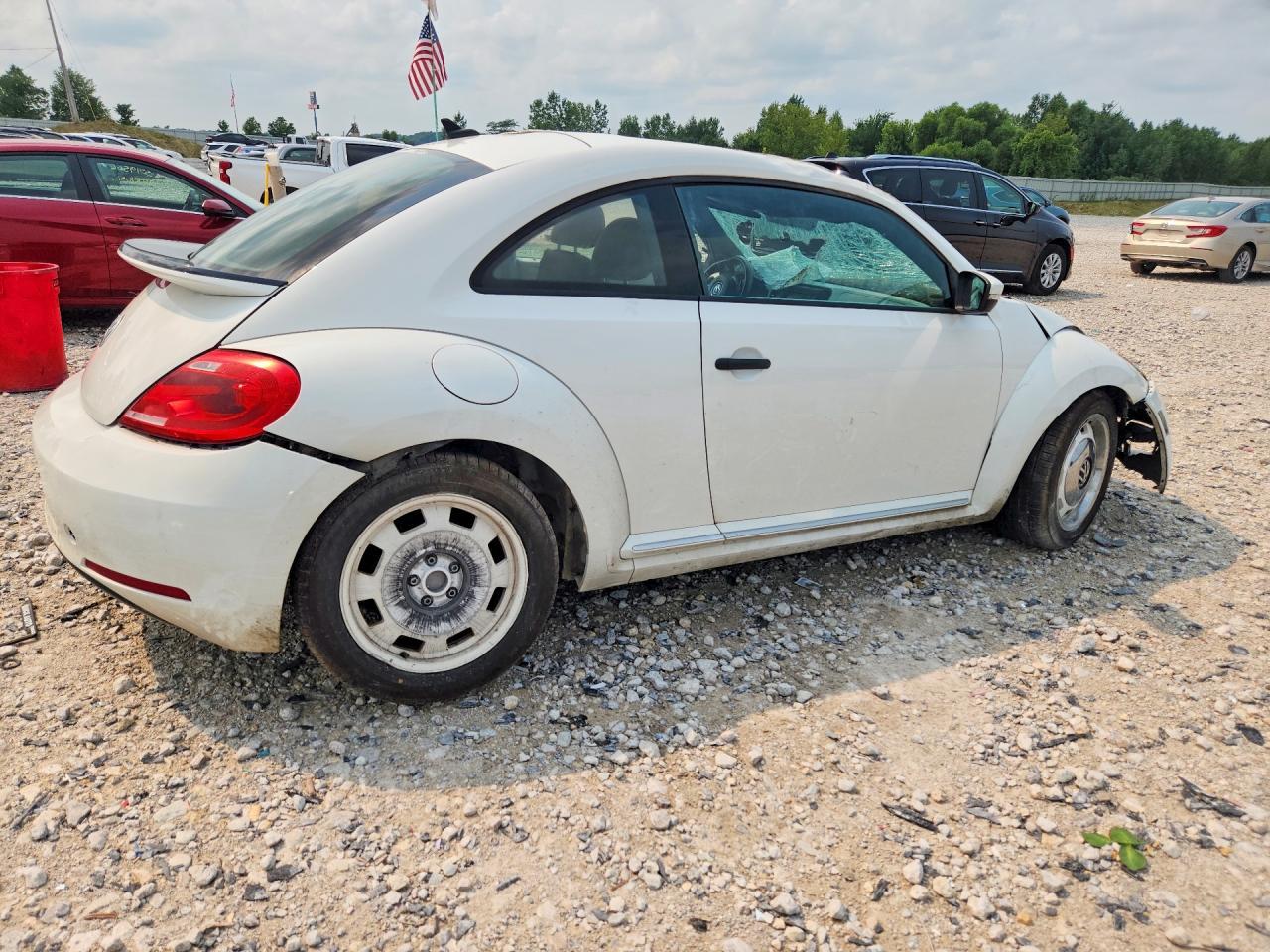 2015 Volkswagen Beetle 1.8T - Image 3