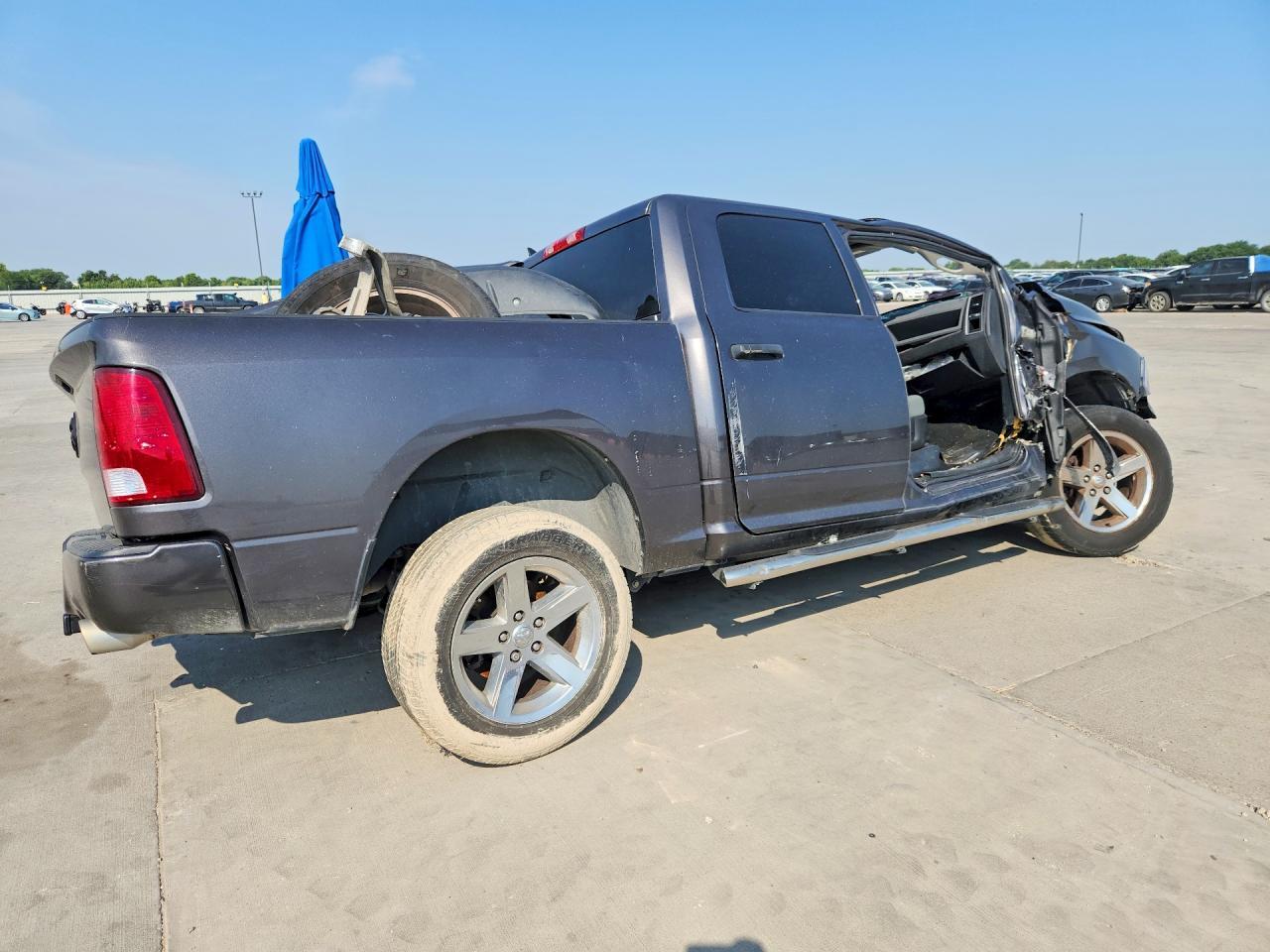 2019 Ram 1500 Classic Tradesman - Image 3