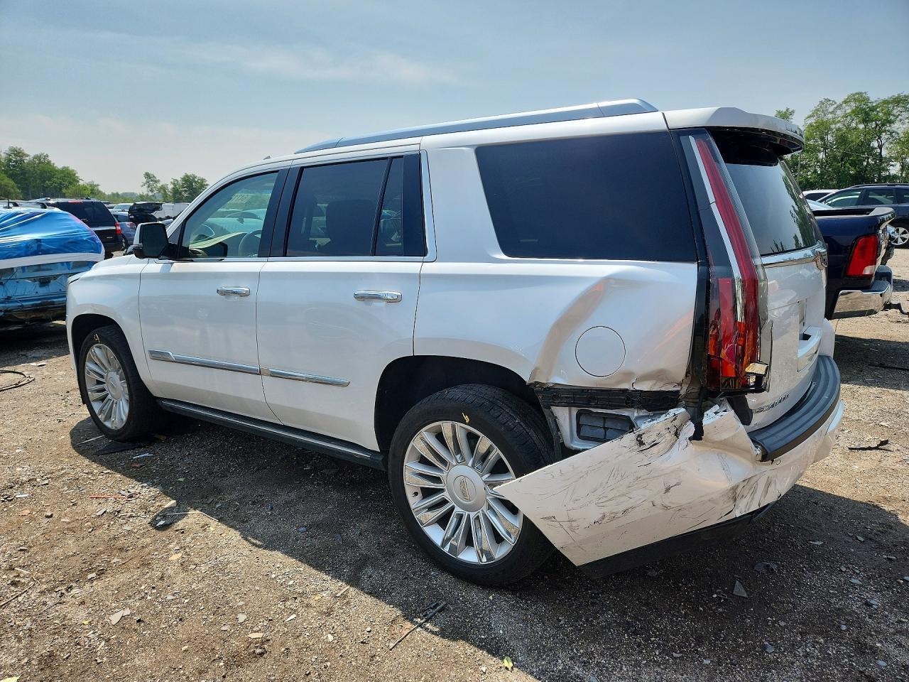 2016 Cadillac Escalade Platinum - Фото 2