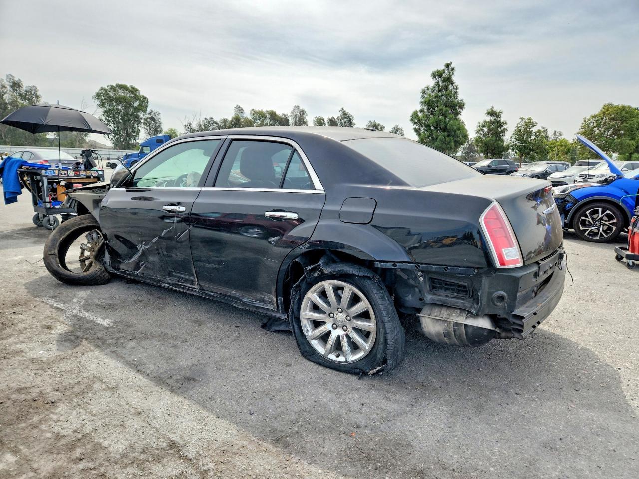 2012 Chrysler 300 Limited - Фото 2