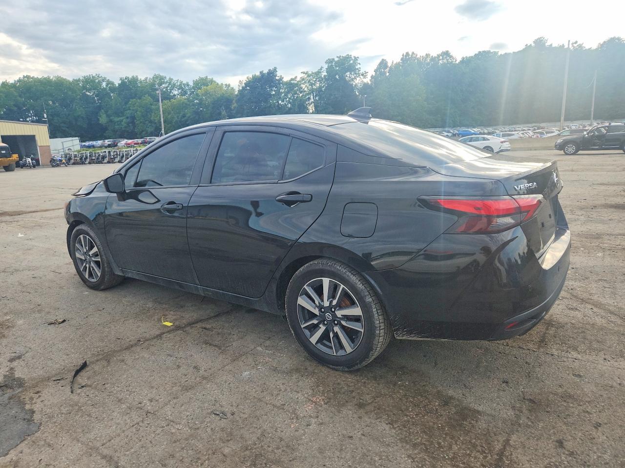 2021 Nissan Versa Sv - Фото 2