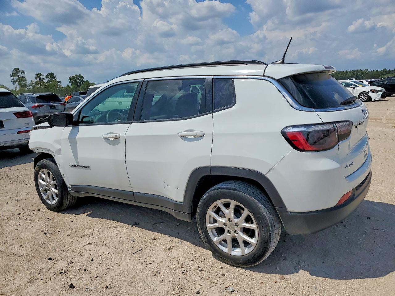 2025 Jeep Compass Latitude - Фото 2