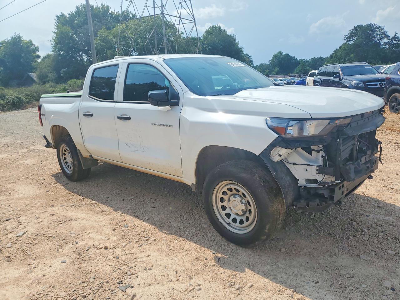 2023 Chevrolet Colorado - Image 4