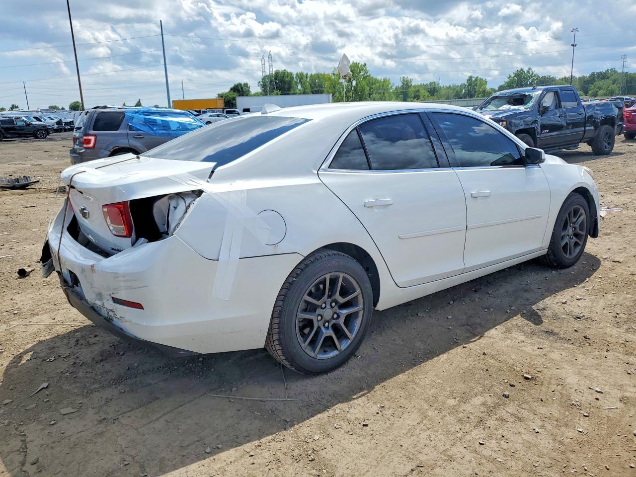 2013 Chevrolet Malibu 1Lt - Фото 3