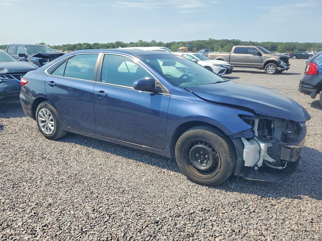 2017 Toyota Camry Le - Image 4