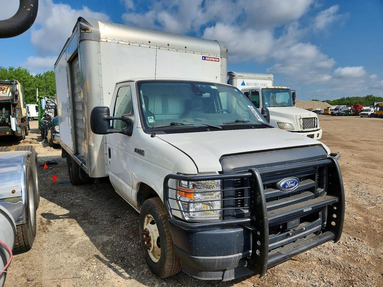 2021 Ford E350 Box Truck - Фото 4