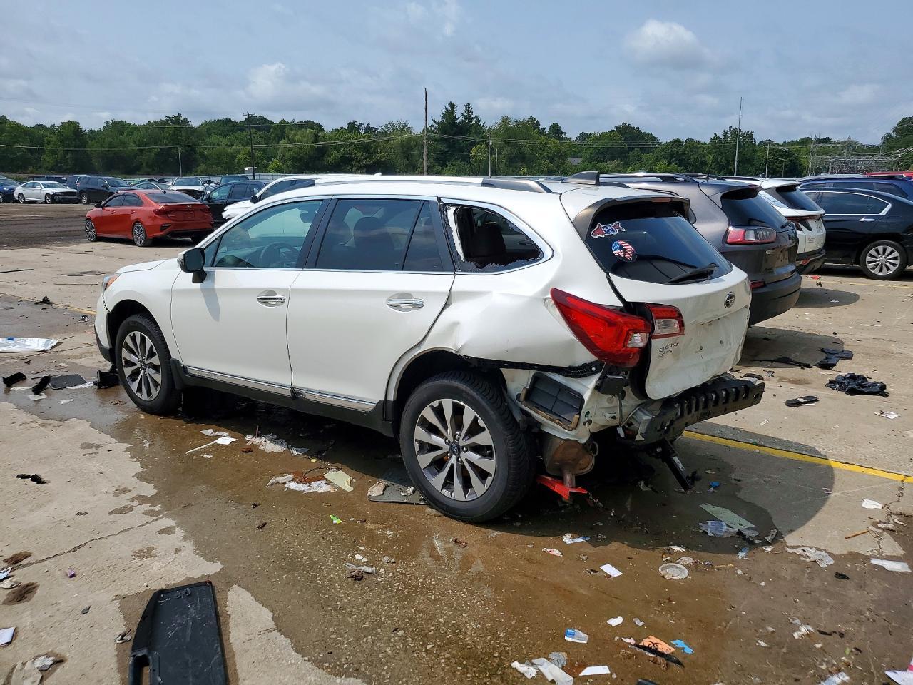 2017 Subaru Outback Touring - Фото 2