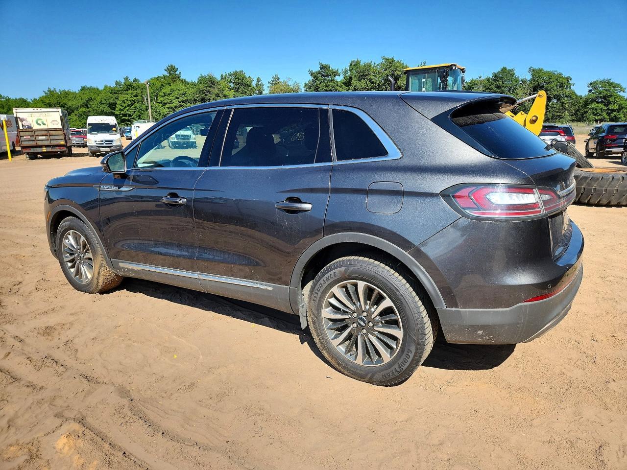 2020 Lincoln Nautilus - Image 2