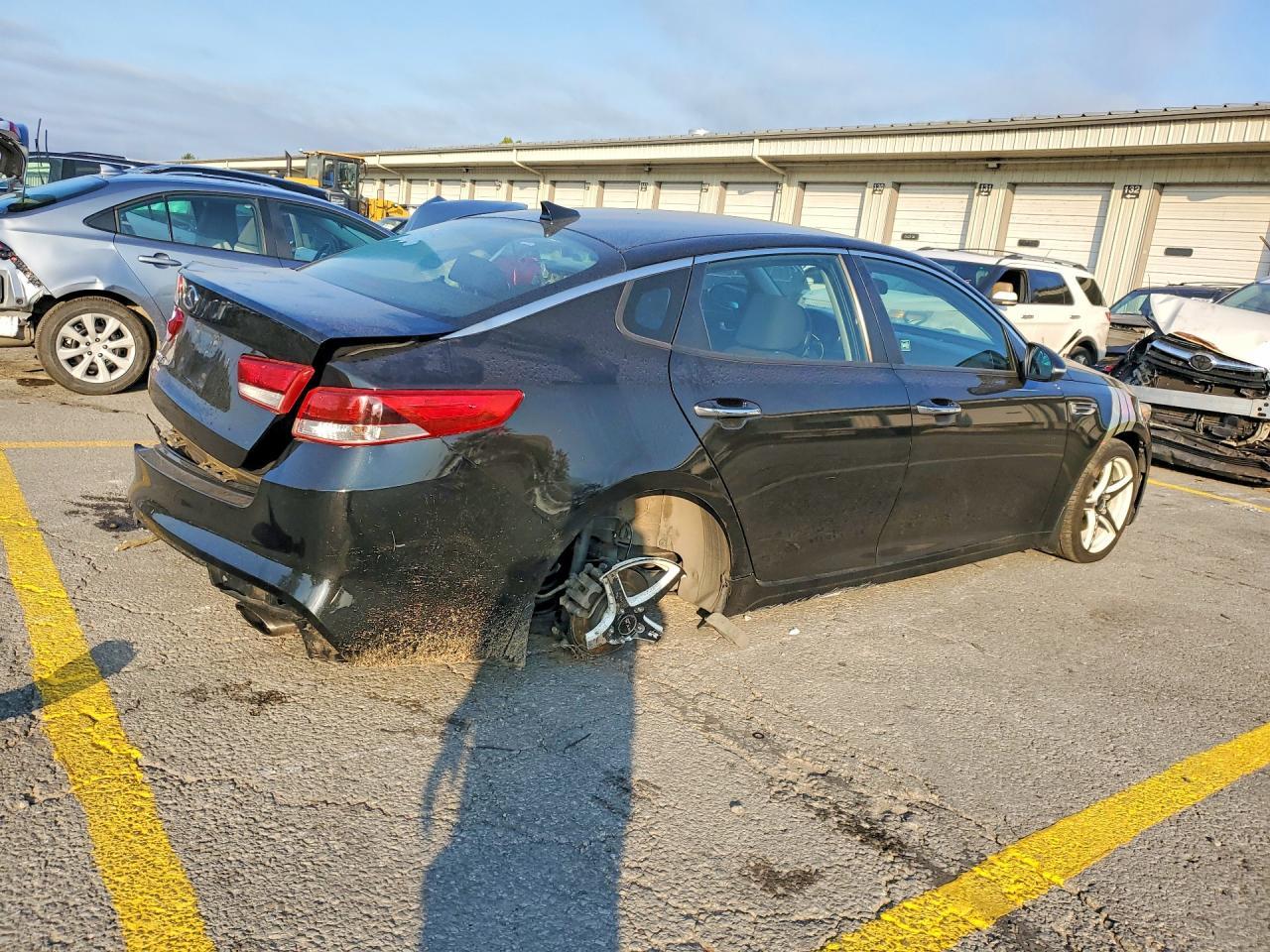 2017 Kia Optima Lx - Фото 3