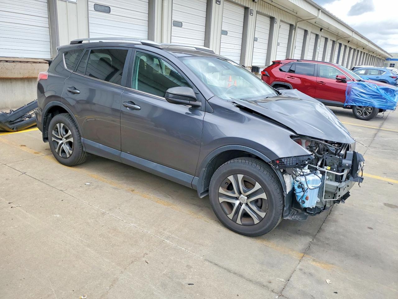 2018 Toyota Rav4 Le - Image 4