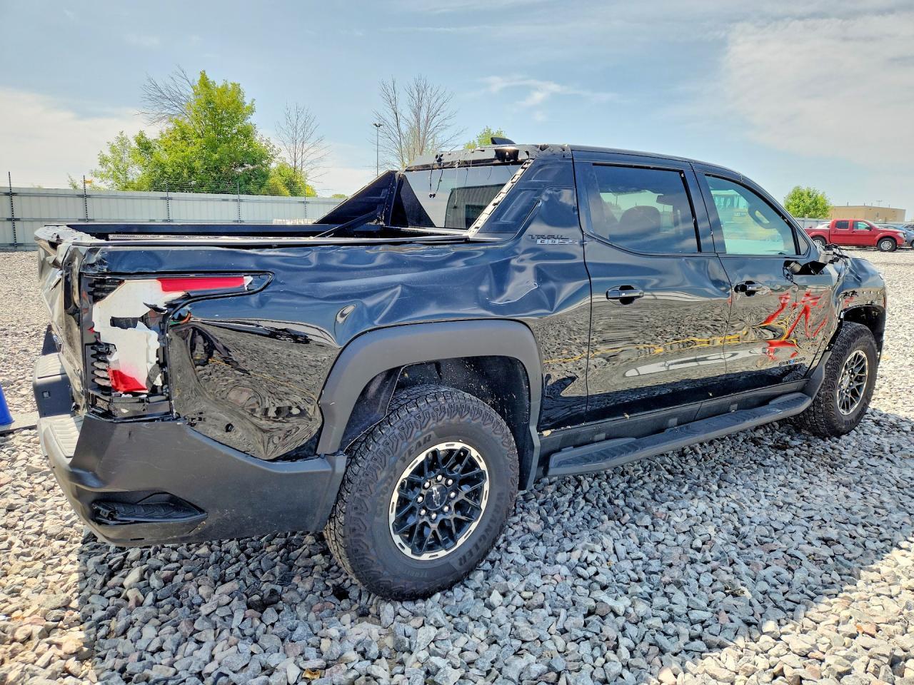 2026 Chevrolet Silverado Trail Boss - Image 3
