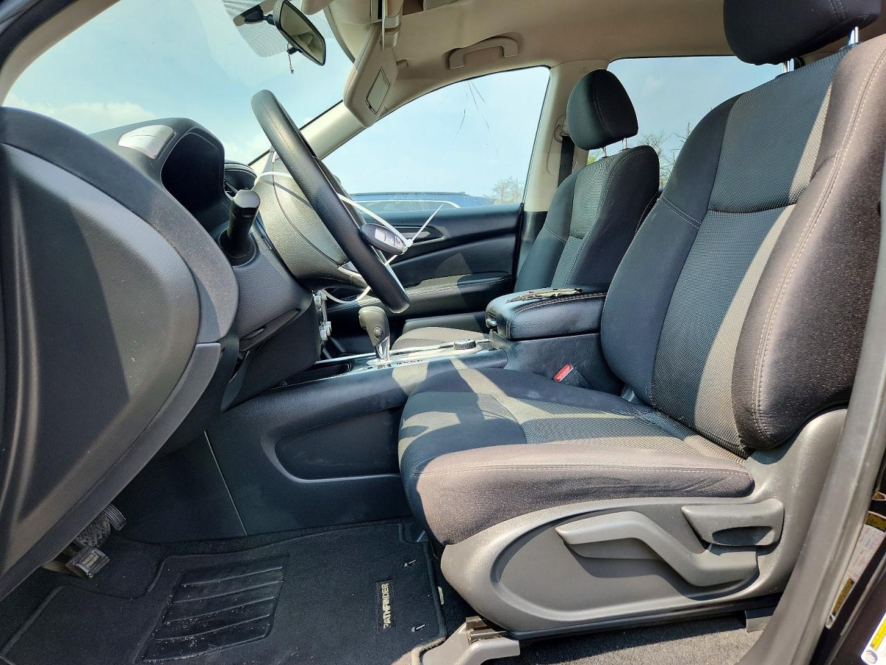 2020 Nissan Pathfinder S - Фото 7