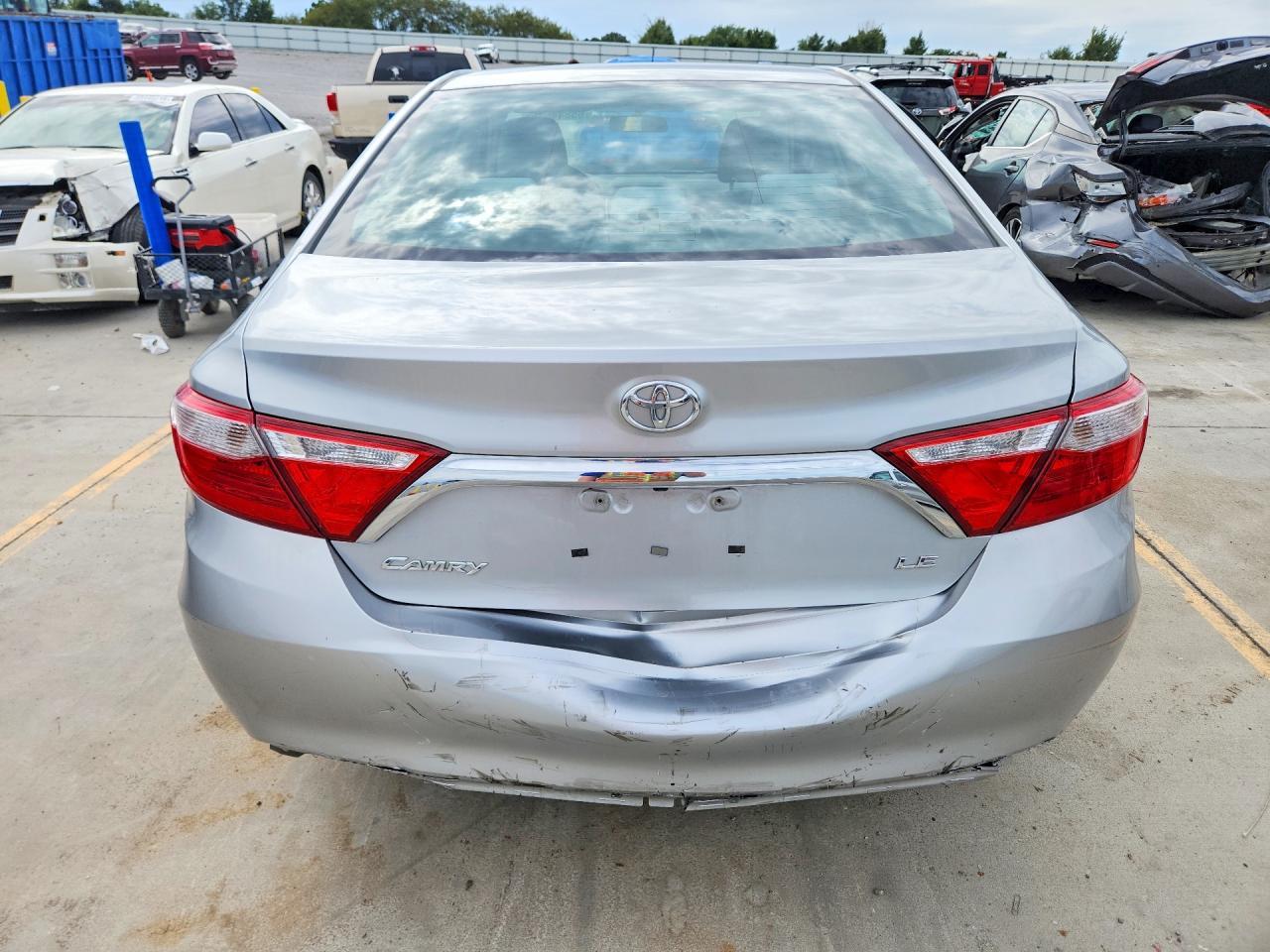 2016 Toyota Camry Le - Image 6