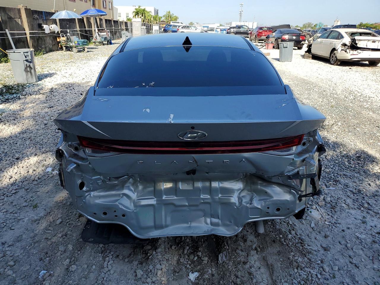 2022 Hyundai Elantra Sel - Image 6