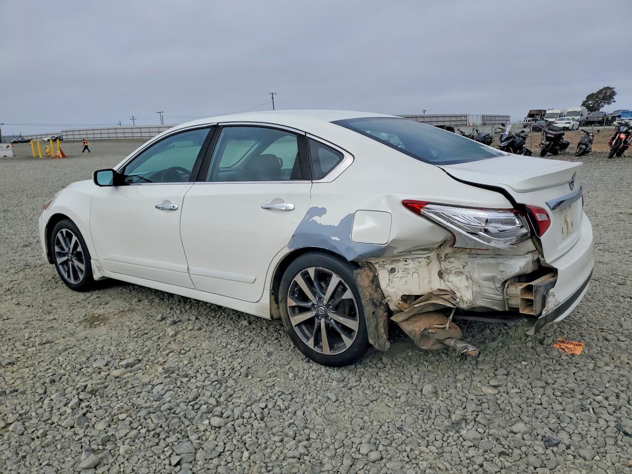 2016 Nissan Altima 2.5 Sr - Фото 2