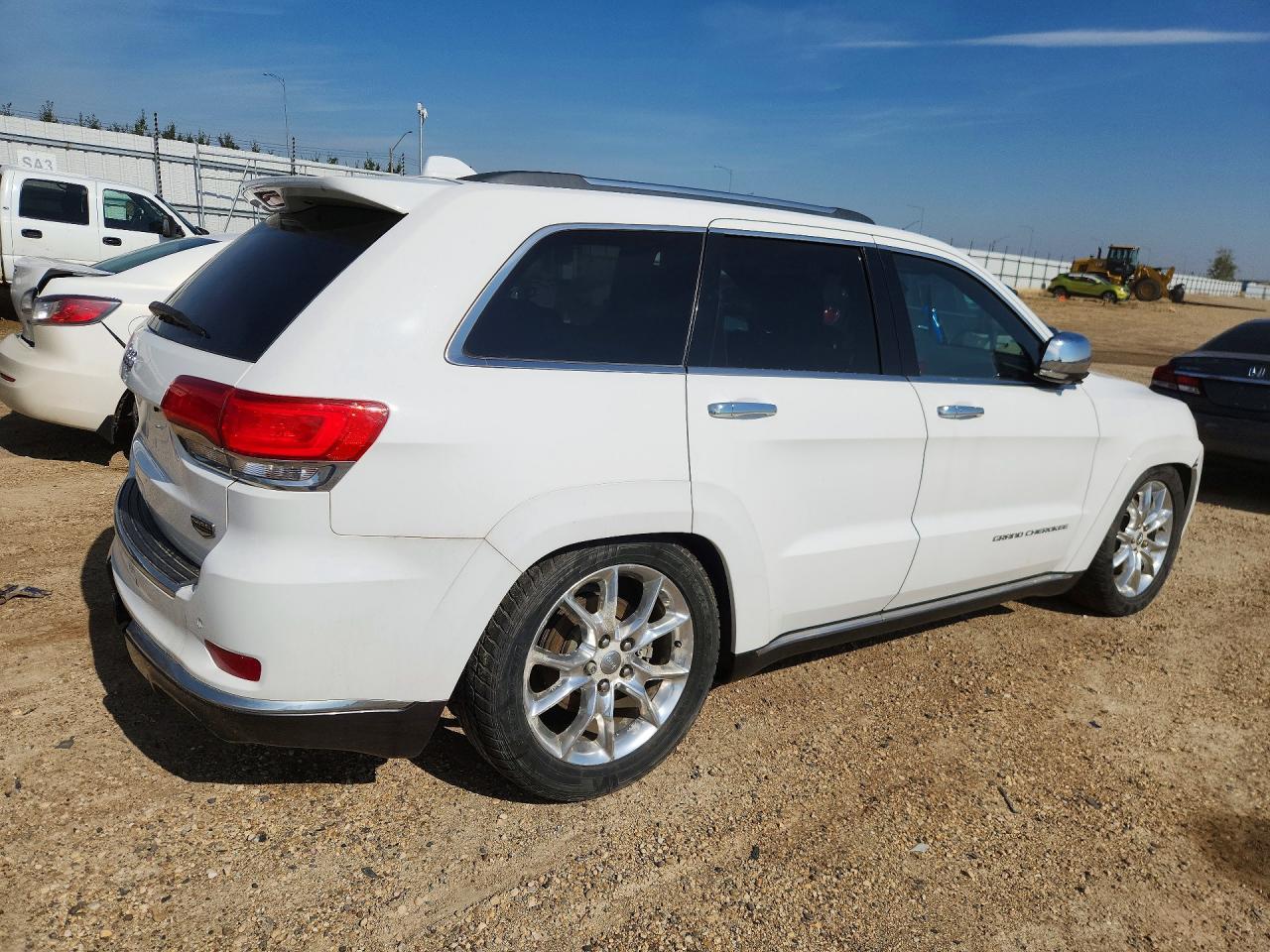2014 Jeep Grand Cherokee Summit - Image 3