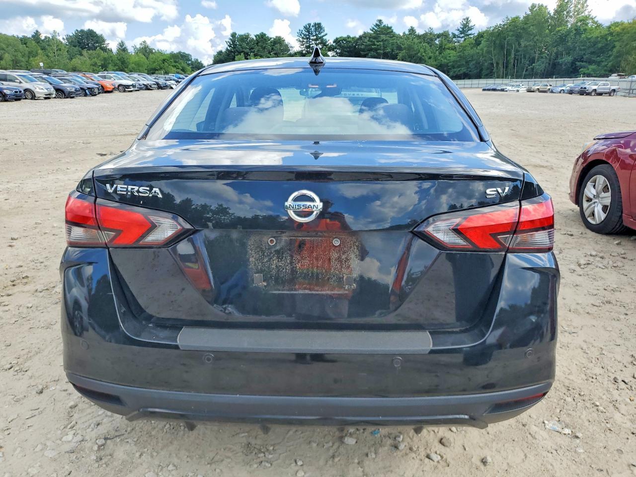 2021 Nissan Versa Sv - Image 6