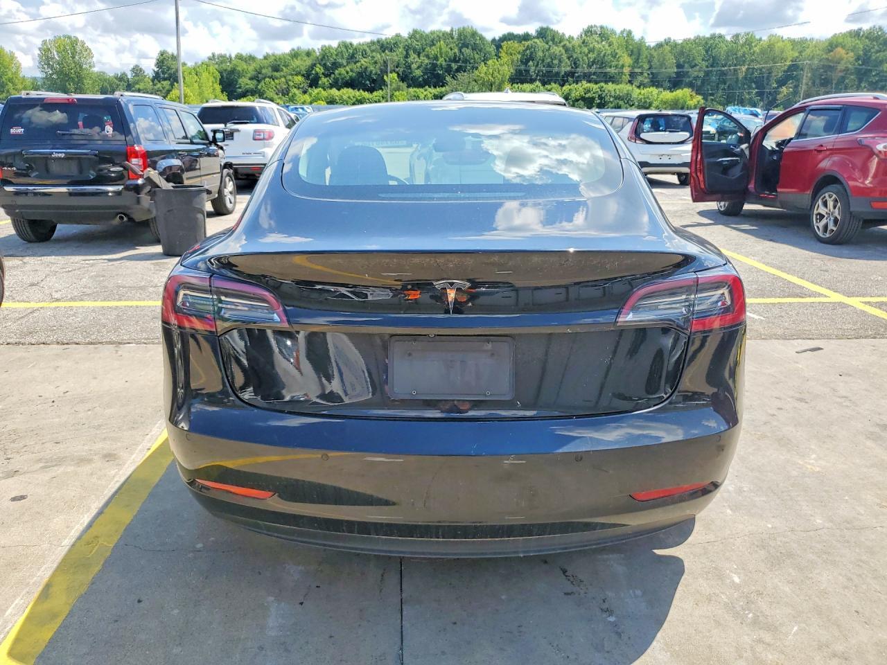 2022 Tesla Model 3 - Фото 6