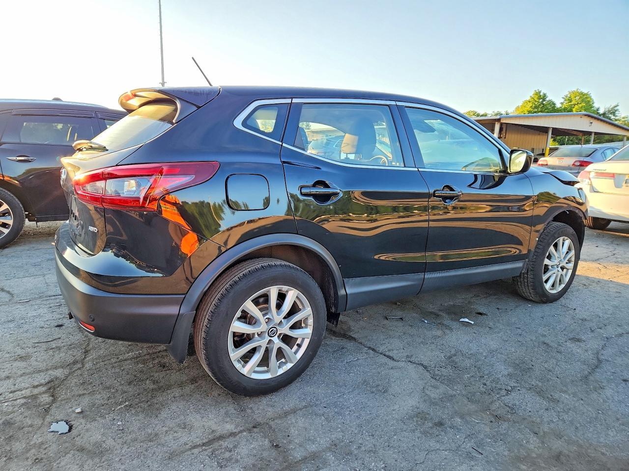 2021 Nissan Rogue Sport S - Фото 3