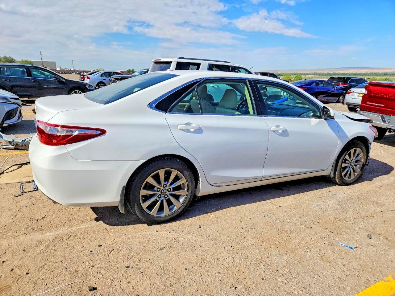 2017 Toyota Camry Xle - Image 3