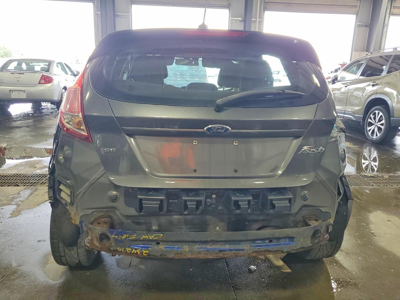 2015 Ford Fiesta Se - Фото 6