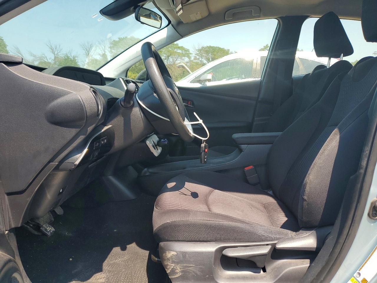 2018 Toyota Prius Two - Фото 7
