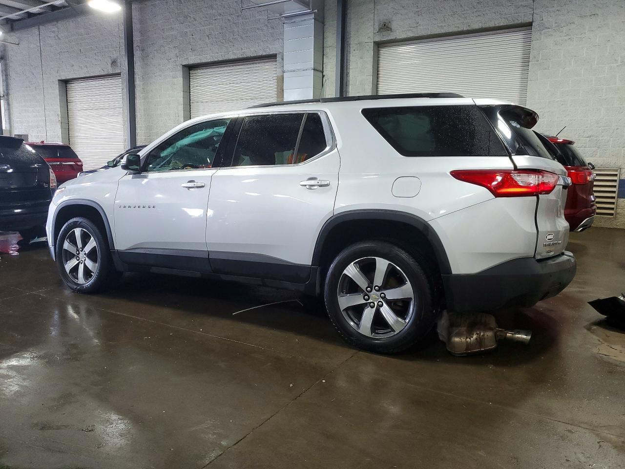 2021 Chevrolet Traverse Lt - Image 2