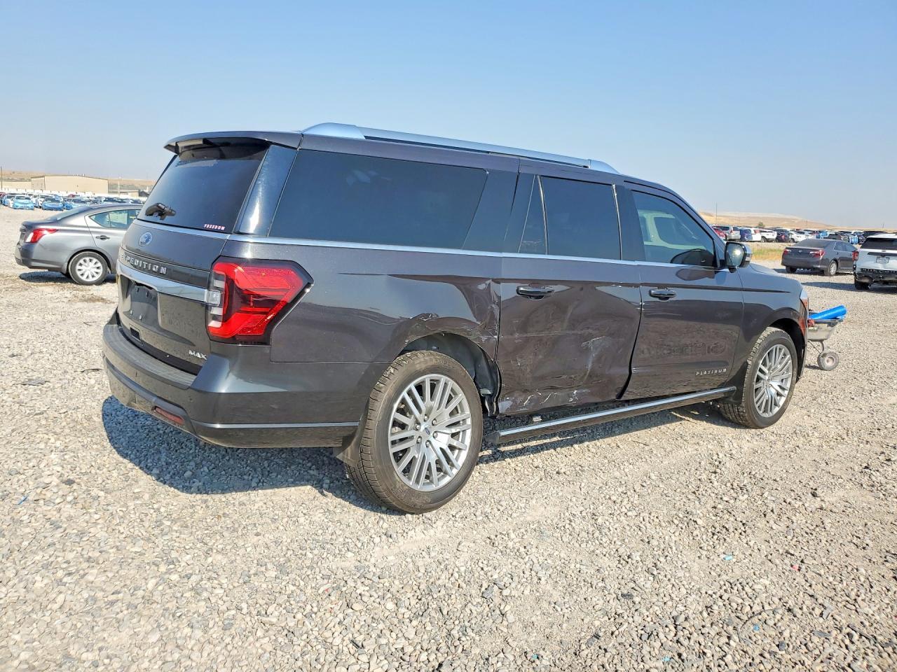 2022 Ford Expedition Max Platinum - Image 3