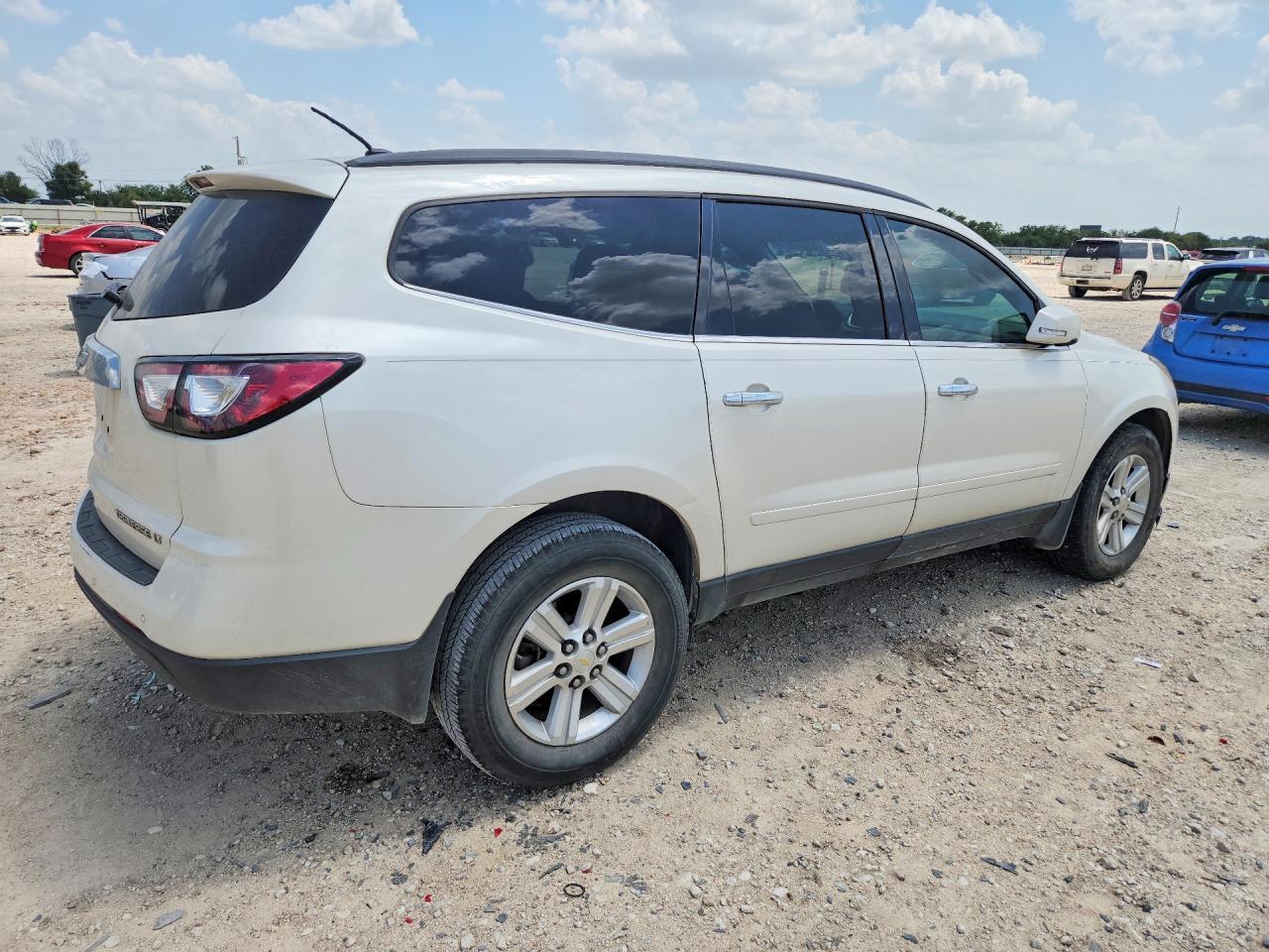 2014 Chevrolet Traverse Lt - Image 3