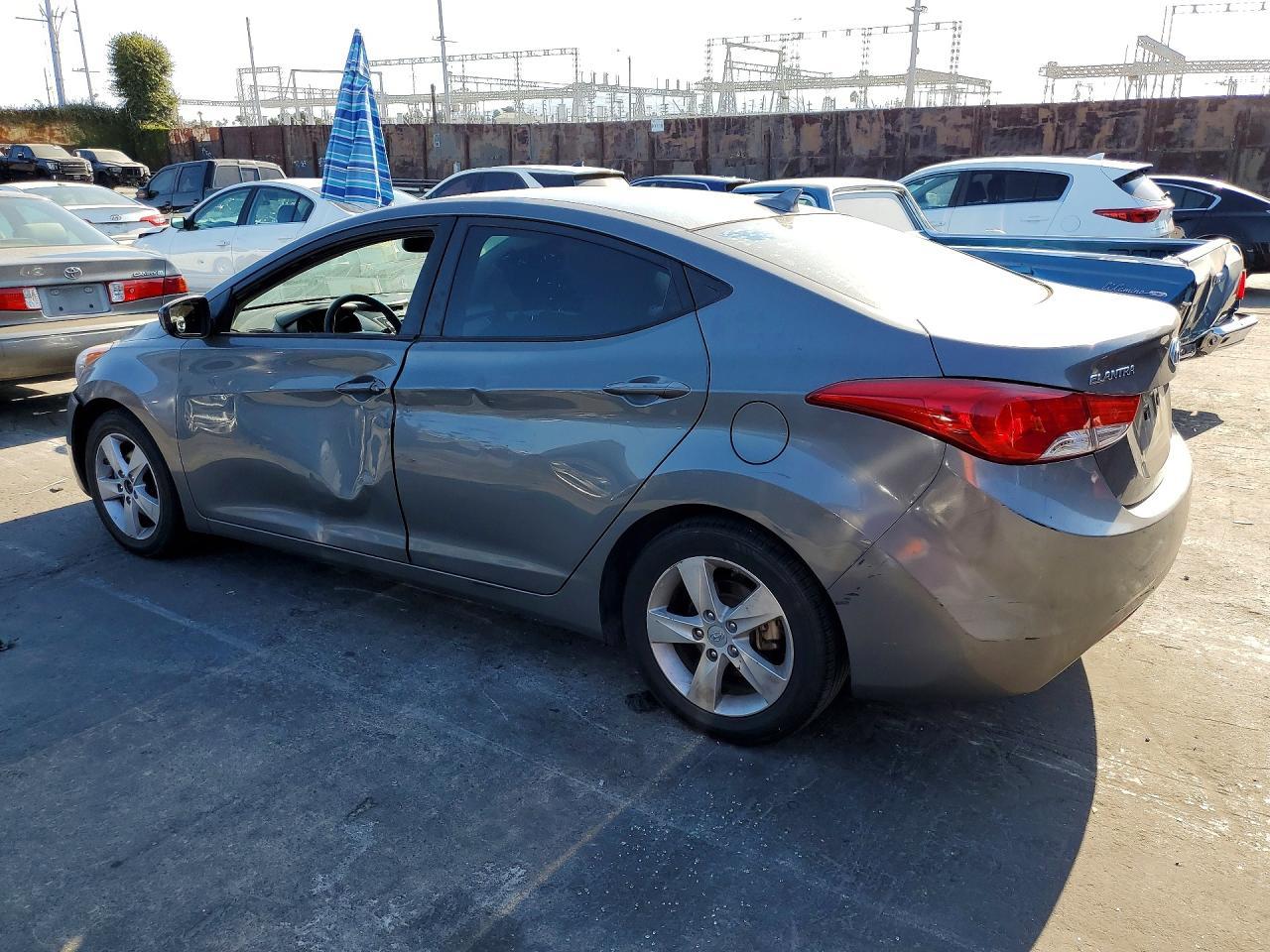 2013 Hyundai Elantra Gls - Фото 2