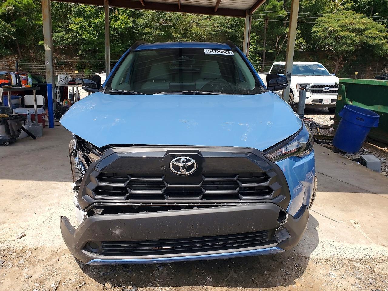2026 Toyota Corolla Cross Le - Image 5