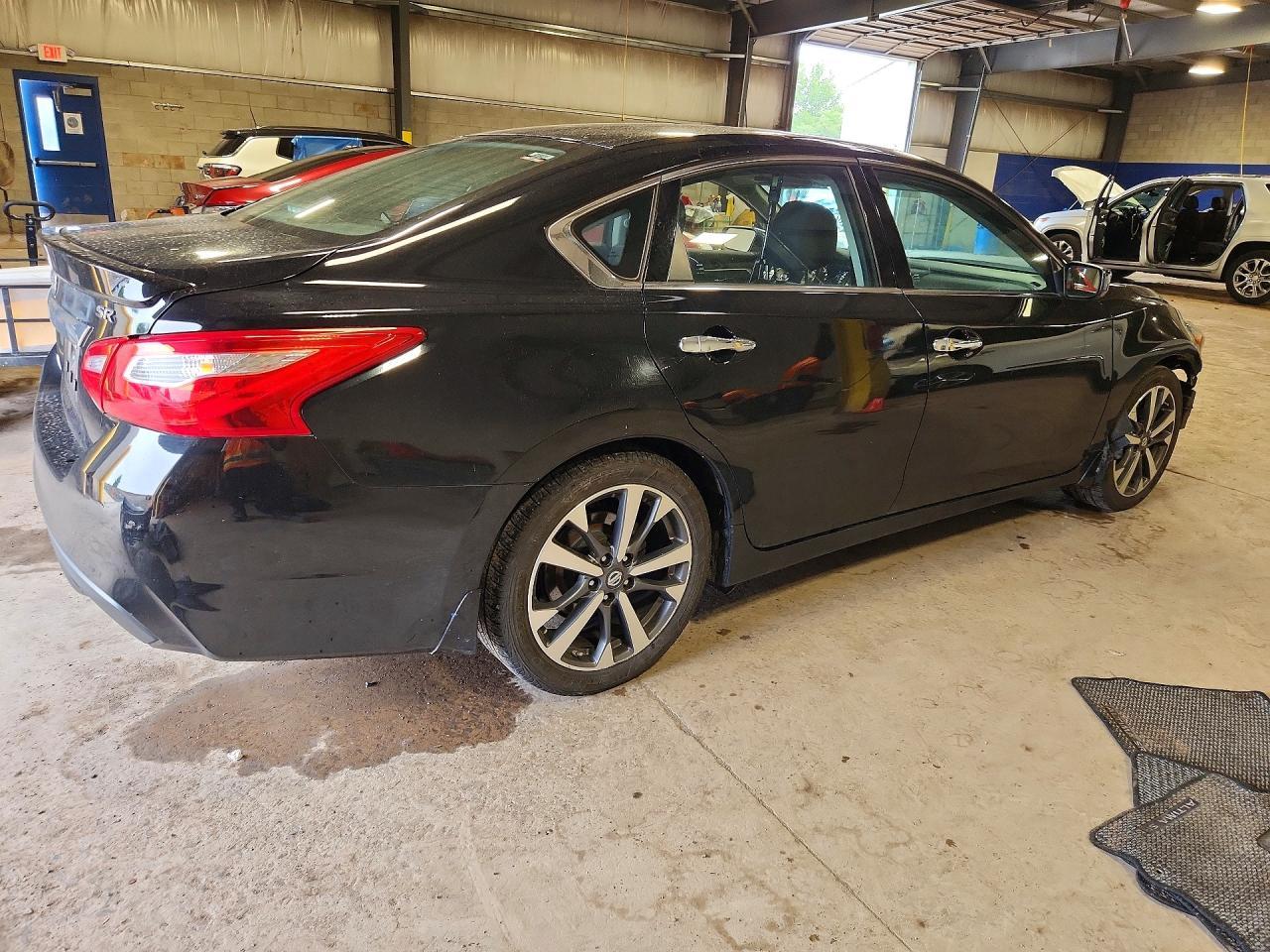 2016 Nissan Altima 2.5 Sr - Image 3
