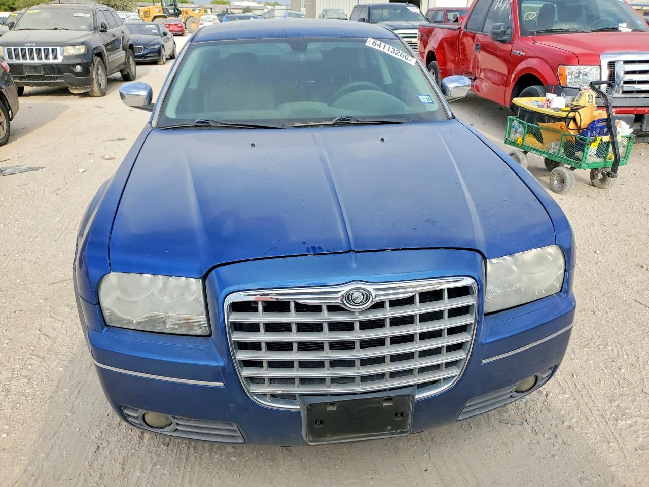 2010 Chrysler 300 Touring - Фото 5