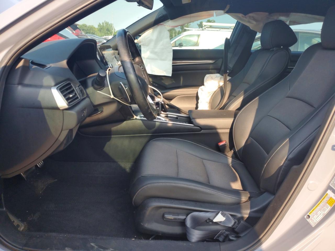 2022 Honda Accord Hybrid Sport - Image 7
