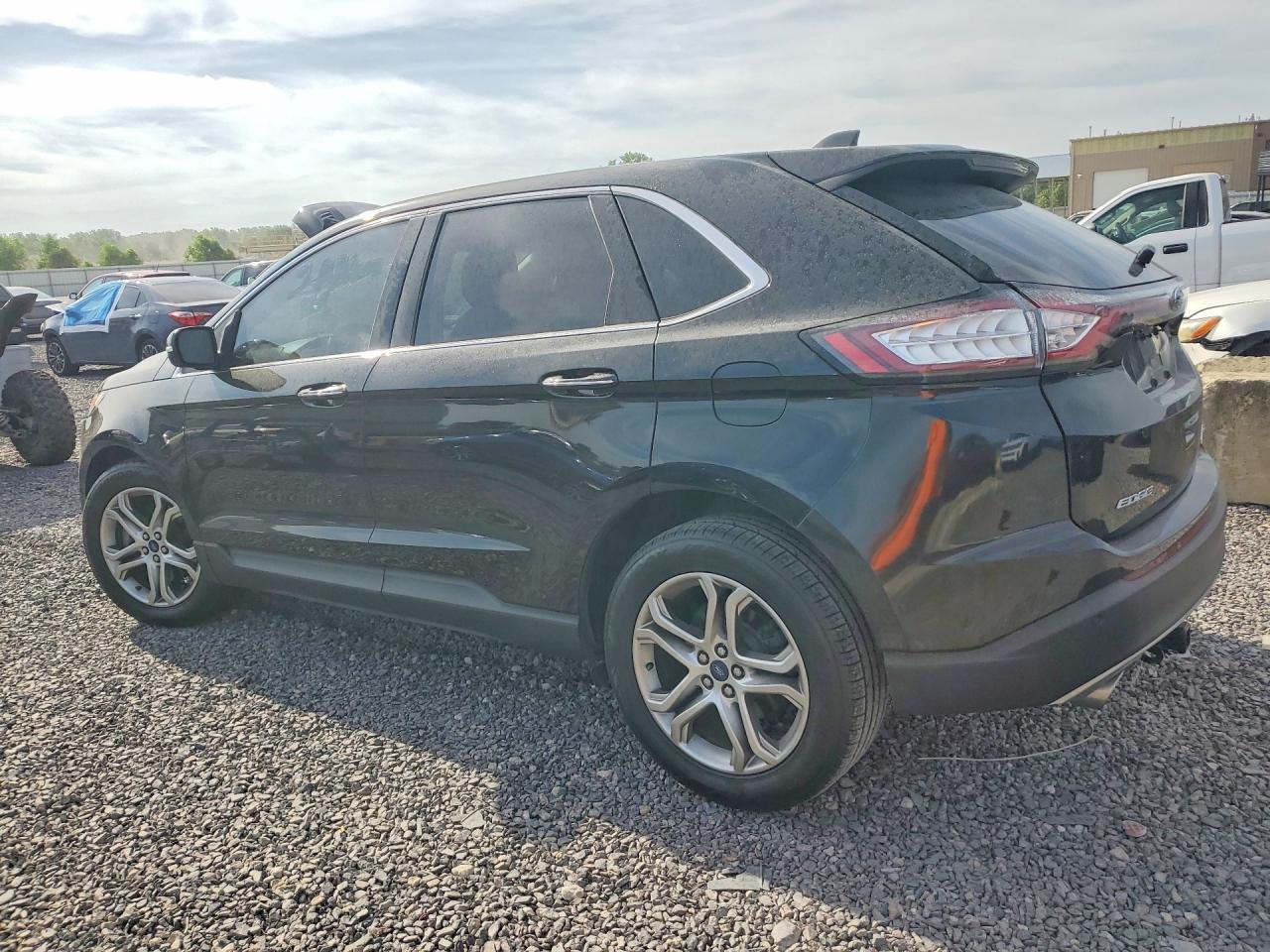 2015 Ford Edge Titanium - Image 2