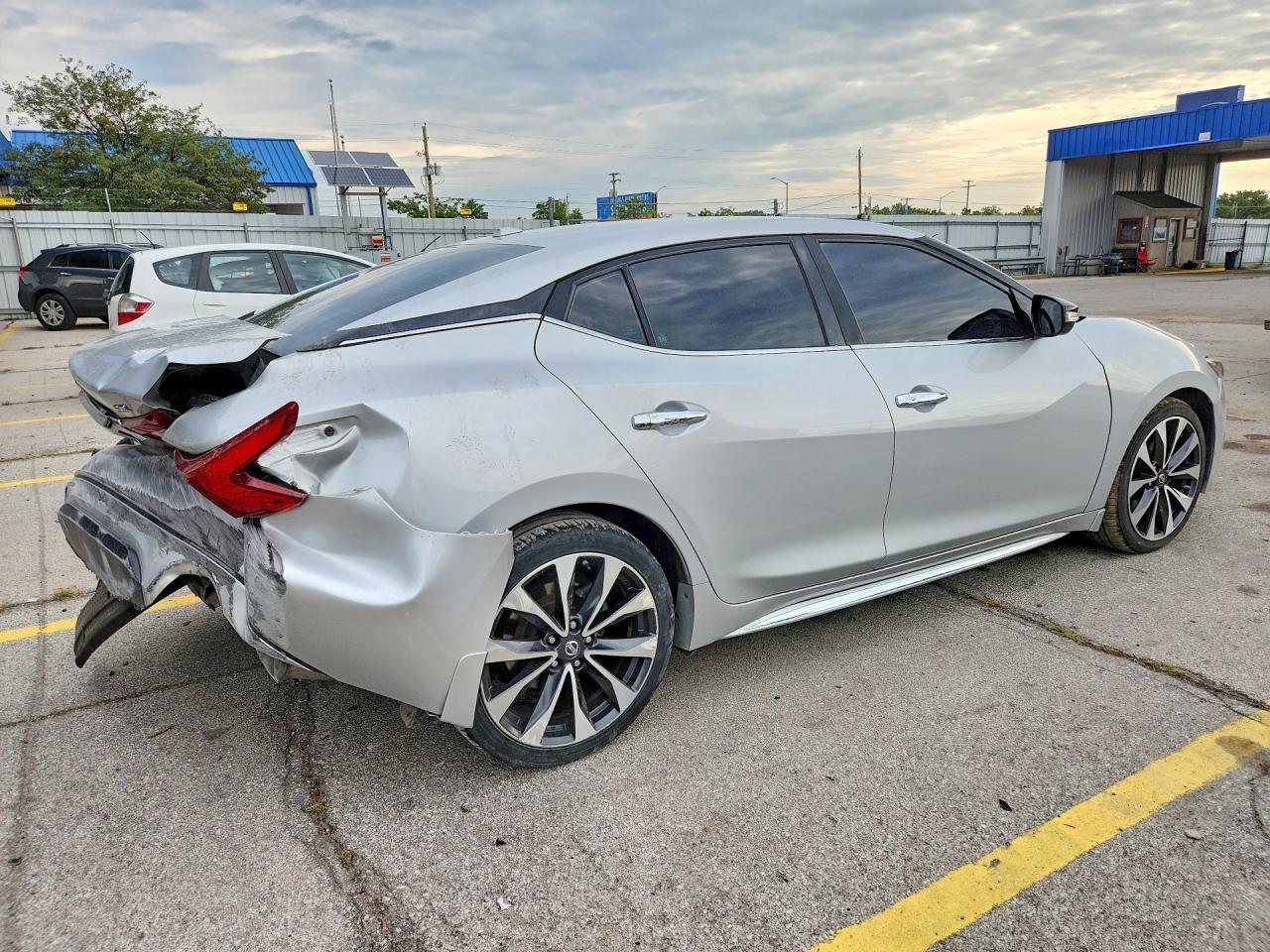 2017 Nissan Maxima 3.5 Sr - Image 3