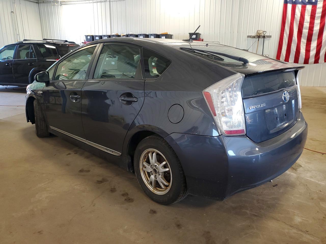 2011 Toyota Prius Three - Image 2