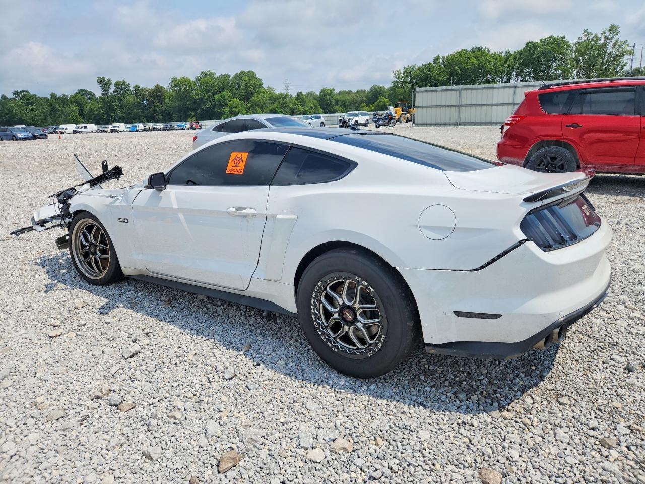 2017 Ford Mustang Gt - Фото 2