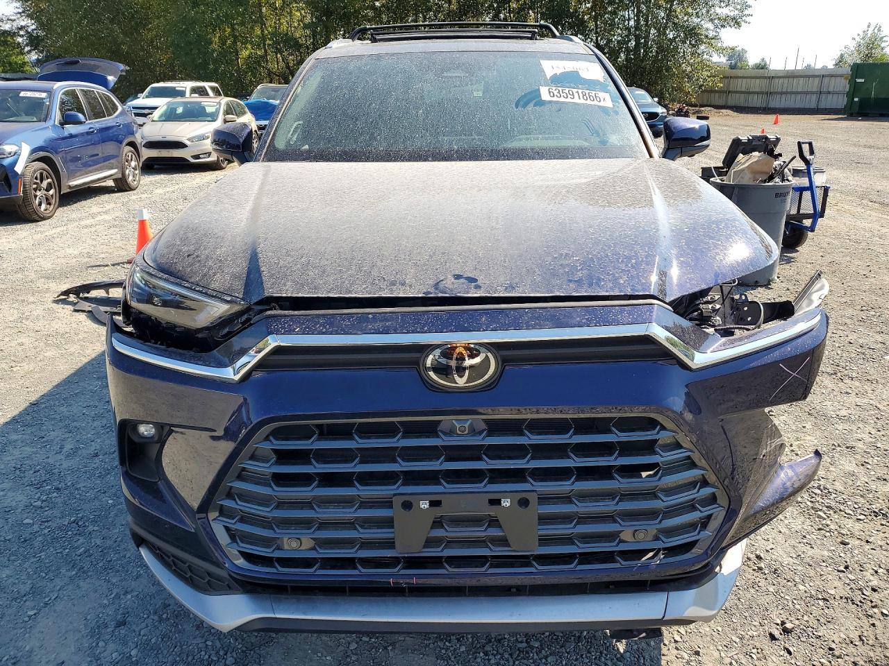 2025 Toyota Grand Highlander Hybrid Max Limited - Image 5